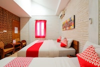 OYO 4016 Tan Jokteng Guest House