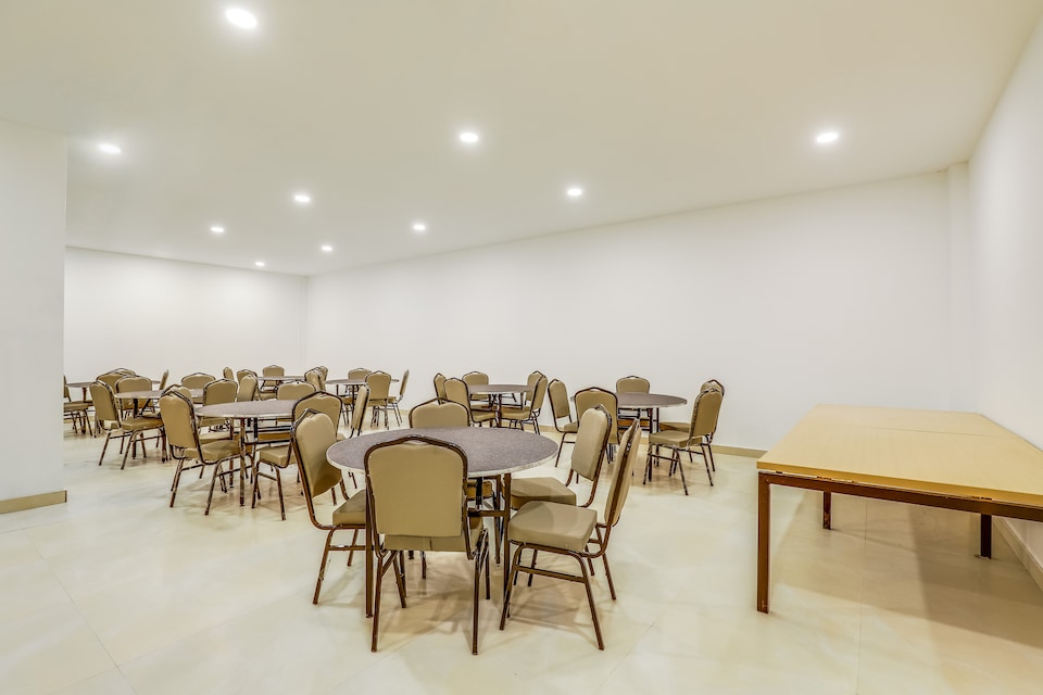 OYO Townhouse 331 Vat Hotels, Anand Vihar Delhi, Delhi