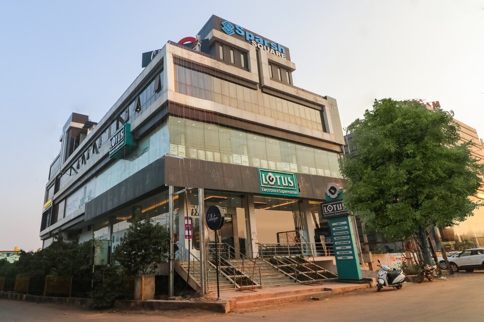 Collection O 44957 Landmark Square New Rajendra Nagar, Airport Road - Raipur, Raipur