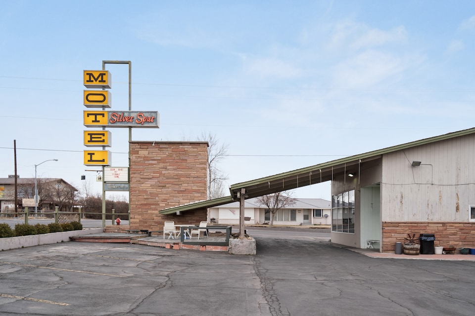 OYO Silver Spur Burns Hwy 20, Burns OR, Burns OR