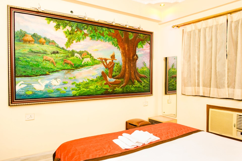 OYO 6377 Seacom Inn Panditya, Ballygunge Kolkata, Kolkata