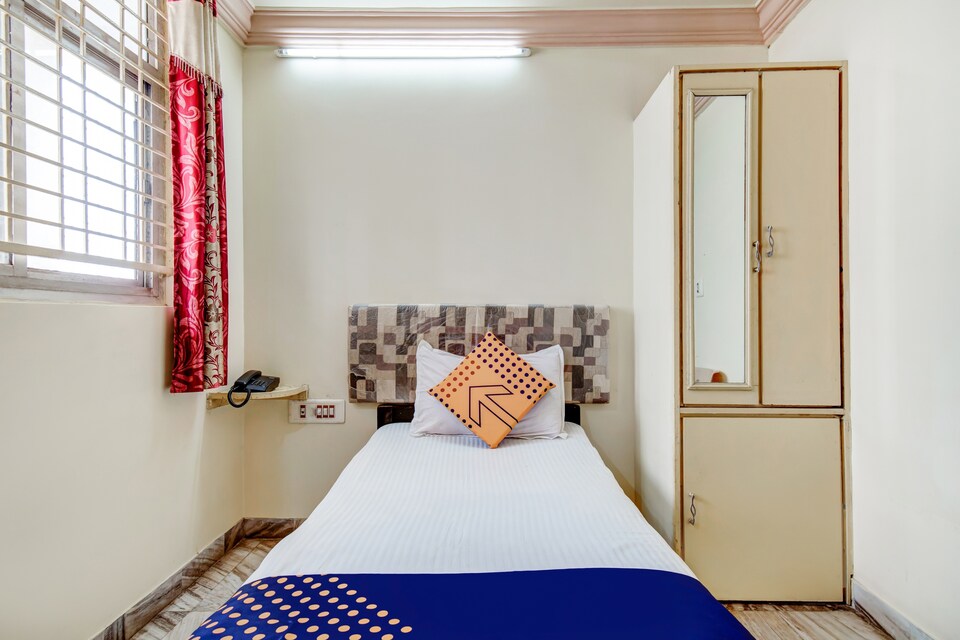 SPOT ON 75636 Omkar Lodge, Guntur, Guntur