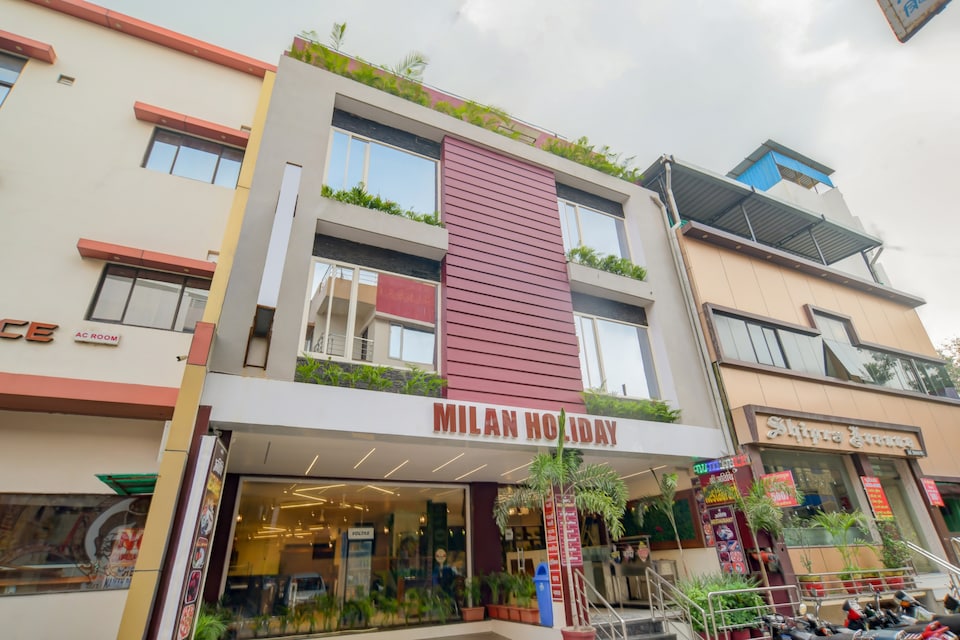 Capital O 75642 Hotel Milan Holidays, Mahakal Temple 1, उज्जैन