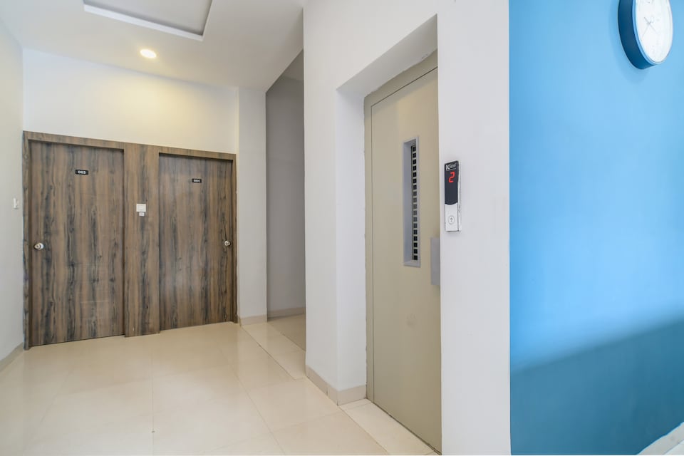 Collection O 75645 Royal Blue, MG Road Indore, Indore