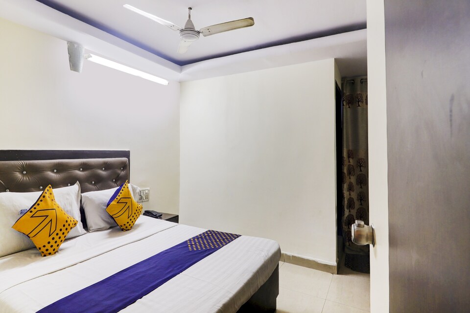 SPOT ON Hotel Hill Fort Inn Near Birla Mandir, Lakdikapul-II, Hyderabad