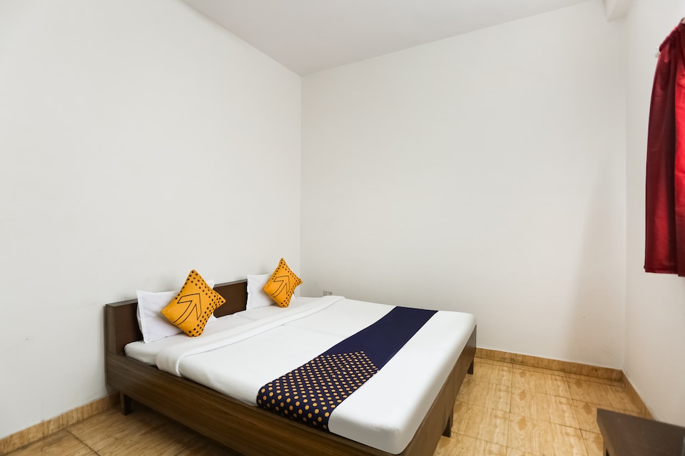 SPOT ON 75670 Hotel Swagtam, Railway Station Allahabad, Prayagraj