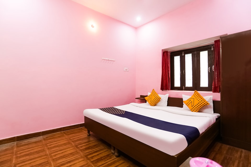 SPOT ON 75670 Hotel Swagtam, Railway Station Allahabad, Prayagraj