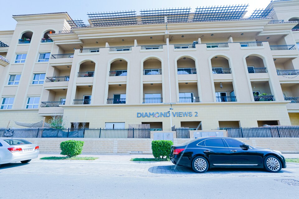 OYO 585 Home 120, B block, Diamond Views 1, Jumeirah Village Circle Dubai, Dubai