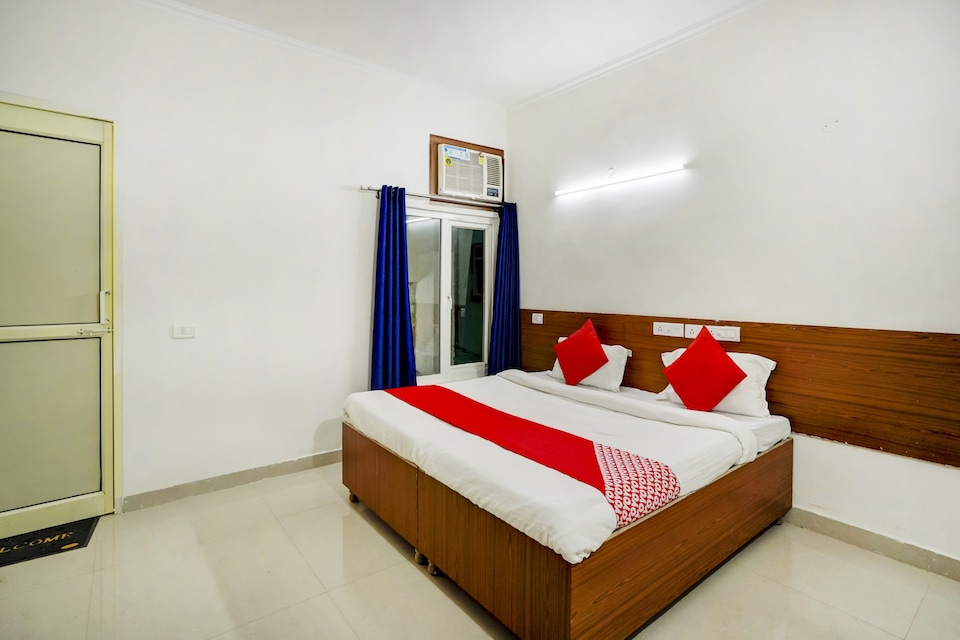 OYO 75699 Hotel Globe Stay, Greater Noida, Noida