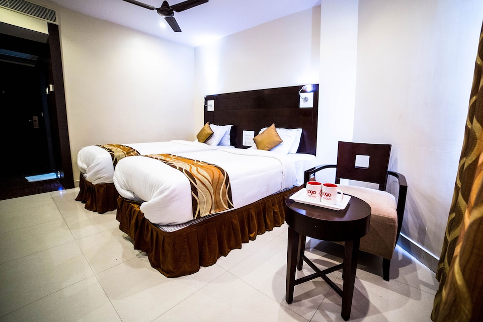 OYO 6382 Hotel Krishna Residency, Governorpet Vijayawada, Vijayawada
