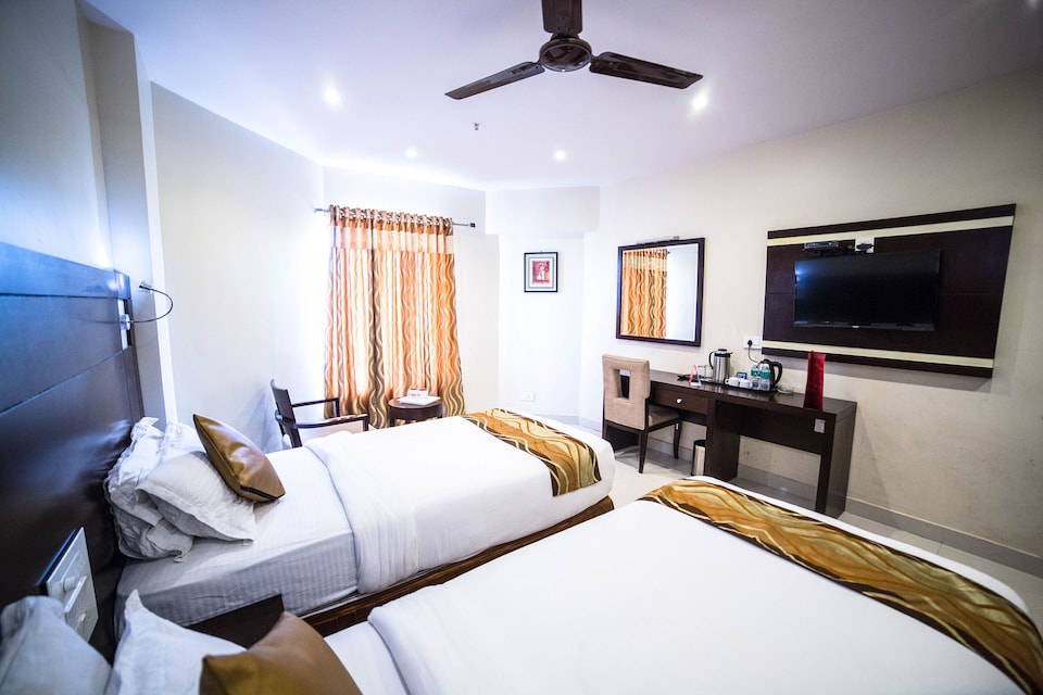 OYO 6382 Hotel Krishna Residency, Governorpet Vijayawada, Vijayawada
