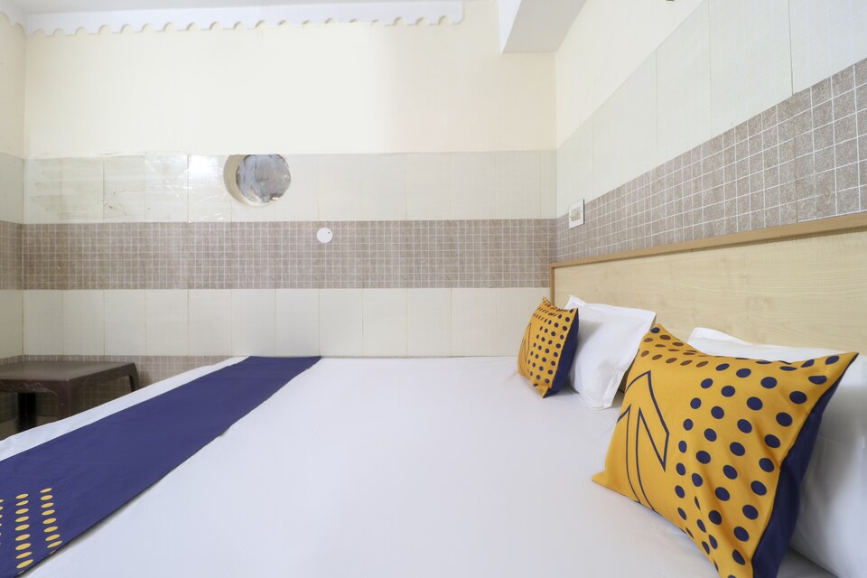 SPOT ON 75706 Hotel Kamakshi Lodge, Jammu, Jammu