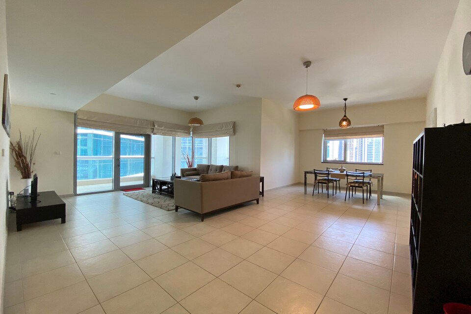 OYO 586 Home 1206 East Heights 3, Executive Towers, Downtown Dubai, Dubai