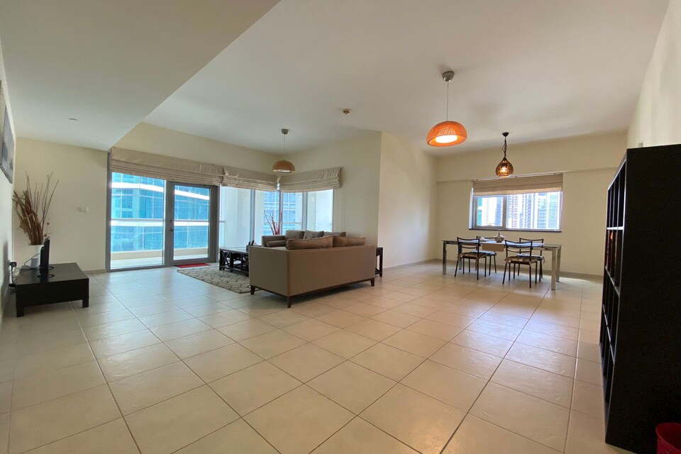 OYO 586 Home 1206 East Heights 3, Executive Towers, Downtown Dubai, Dubai