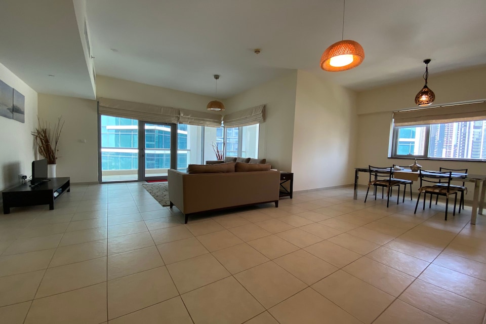 OYO 586 Home 1206 East Heights 3, Executive Towers, Downtown Dubai, Dubai