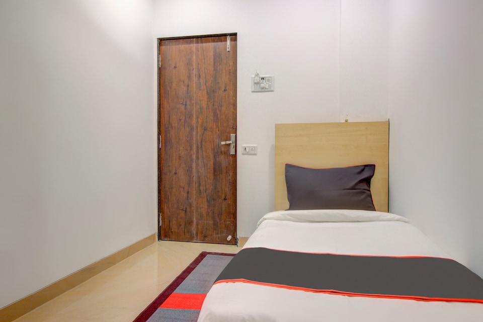 Collection O 50232 ULIFE HOTEL, Mumbai International Airport, Mumbai