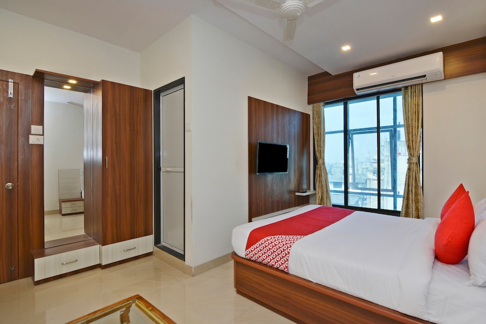 OYO Flagship 75724 Satyam Hospitality, Nerul-Vashi-CBD Belapur, Mumbai