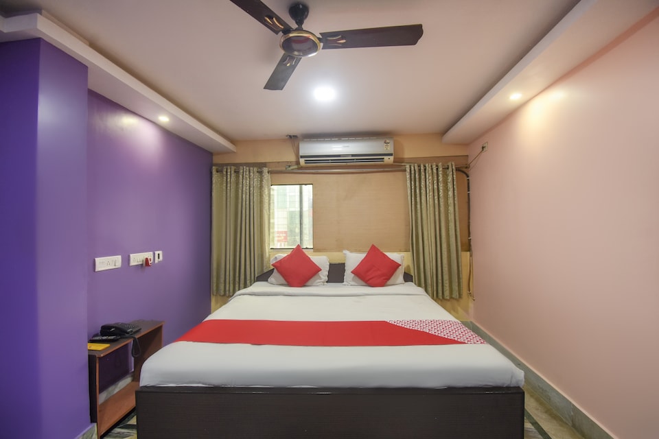 Live on KOL2233, VIP Road Kolkata, Kolkata