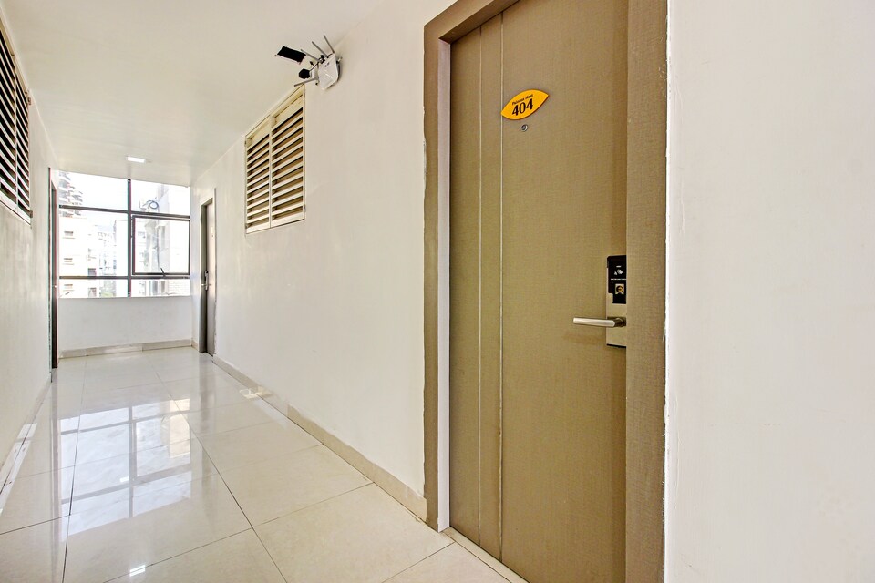 Capital O 75762 Falcon Nest Madhapur, Madhapur, Hyderabad