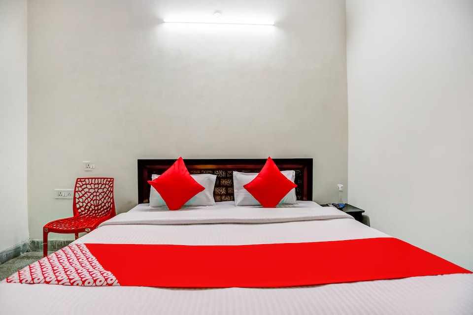 OYO 75764 West Inn Guest House, Paschim Vihar, Delhi