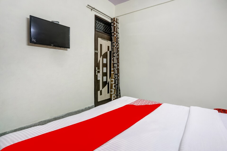 OYO 75764 West Inn Guest House, Paschim Vihar, Delhi