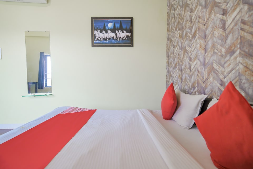 OYO 75775 The Jorden Palace, Rajender Nagar, Indore