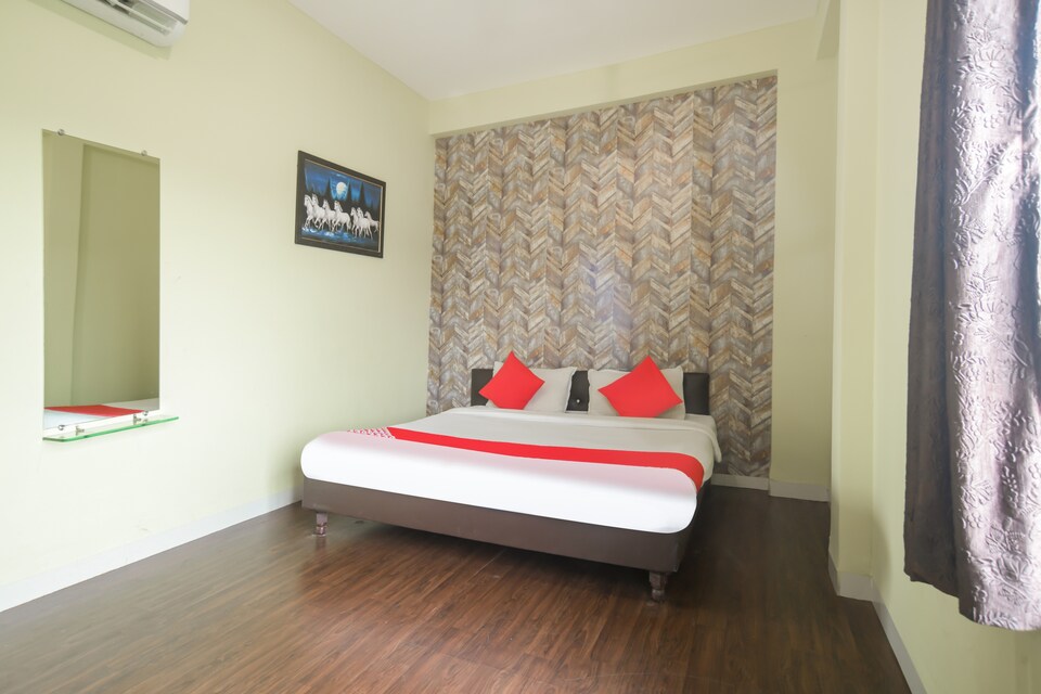 OYO 75775 The Jorden Palace, Rajender Nagar, Indore