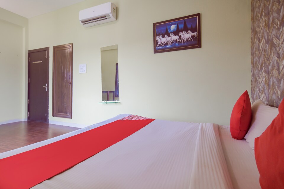 OYO 75775 The Jorden Palace, Rajender Nagar, Indore