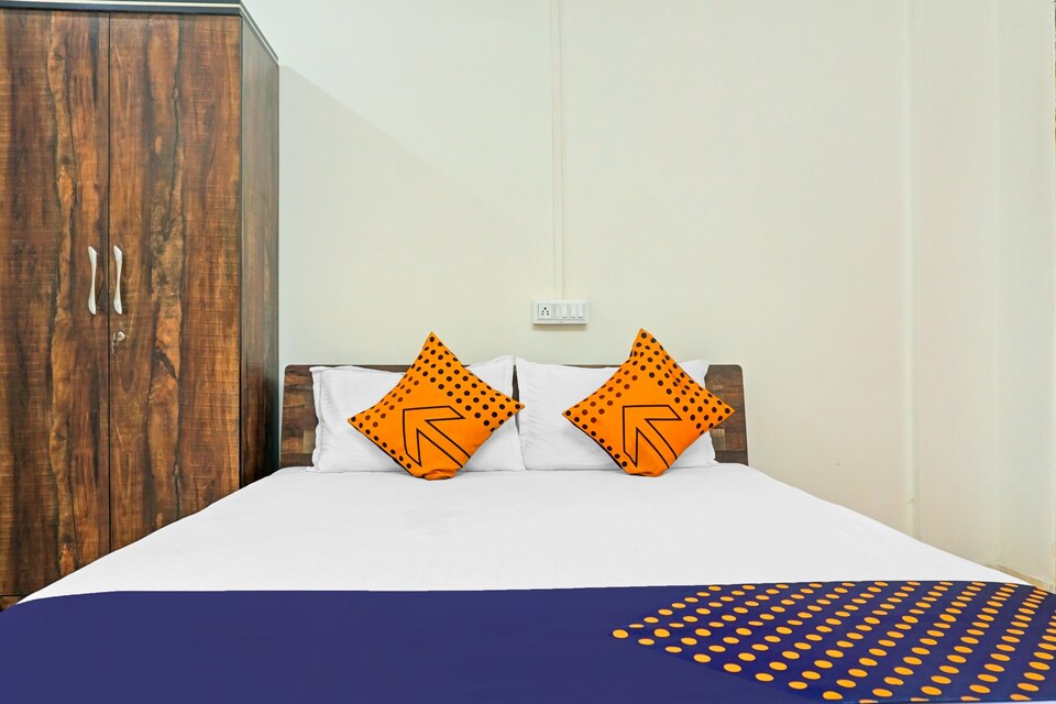 SPOT ON 75778 Hotel Shiv Sai Inn, Sanaswadi, Pune