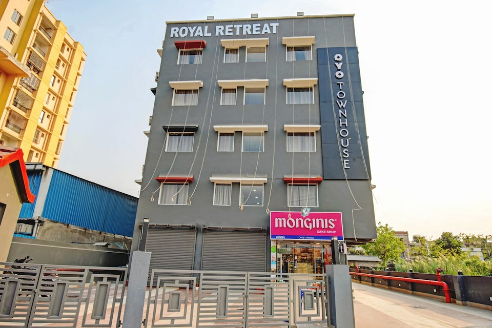 Super Townhouse The Royal Retreat, VIP Road Kolkata, Kolkata