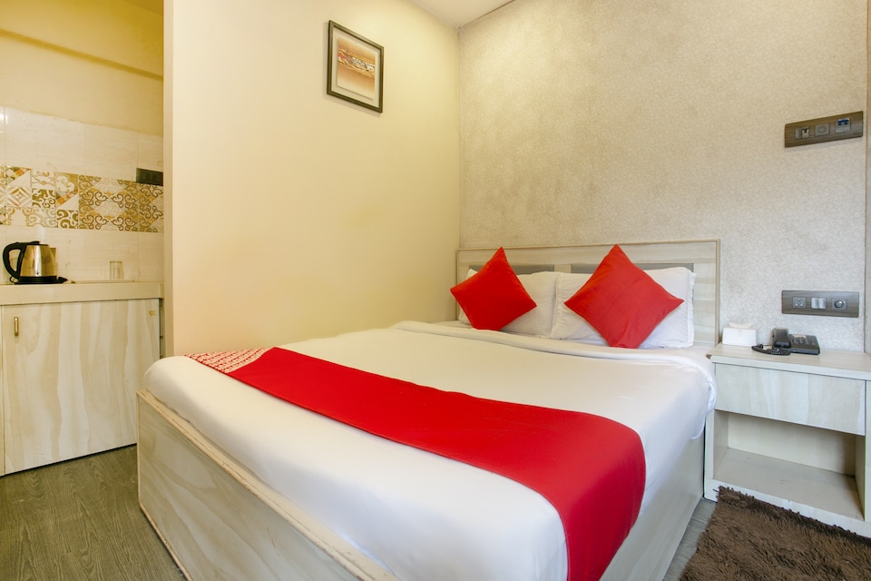OYO Flagship 75787 Meadow Inn, Mumbai Bandra-Khar-Santacruz, Mumbai