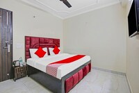 OYO Hotel Golden Stay