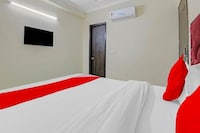 OYO Hotel Golden Stay