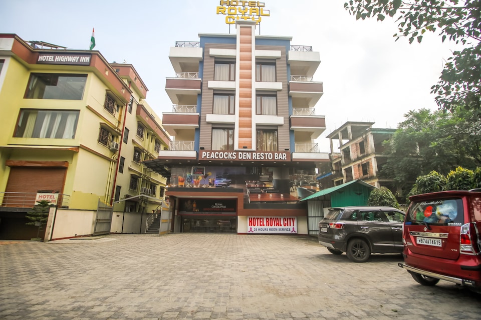 Capital O 75802 Hotel Royal City, Matighara Darjeeling More Siliguri, Siliguri