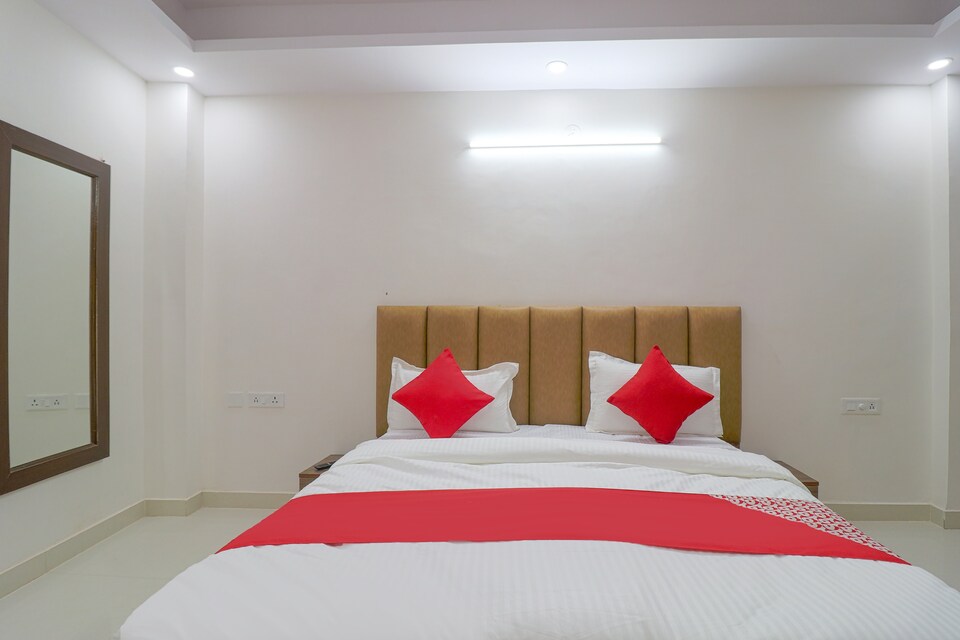 OYO Leisurrestay Near V3s Mall, Anand Vihar Delhi, Delhi