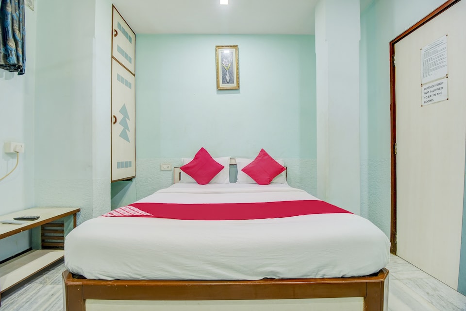 OYO 75839 Hotel Rex Plaza, Mumbai-Vashi-Turbhe-Sanpada, Mumbai