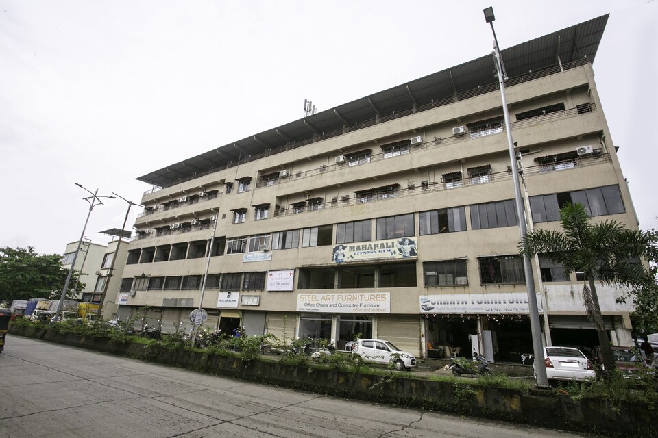 Capital O 75861 Hotel Central Park, Mumbai- Kalyan-Bhiwandi- Badalapur, Mumbai