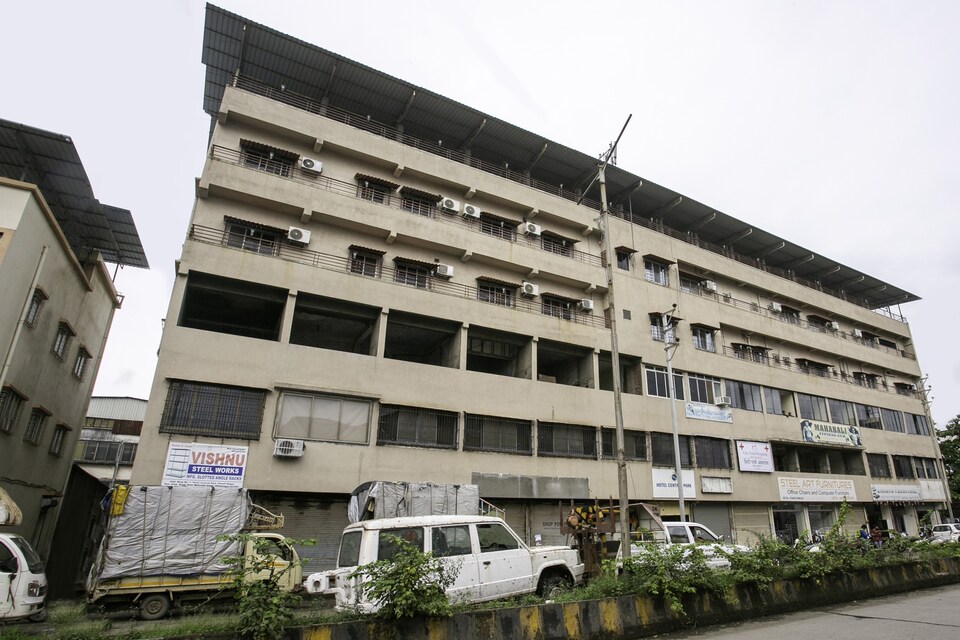 Capital O 75861 Hotel Central Park, Mumbai- Kalyan-Bhiwandi- Badalapur, Mumbai