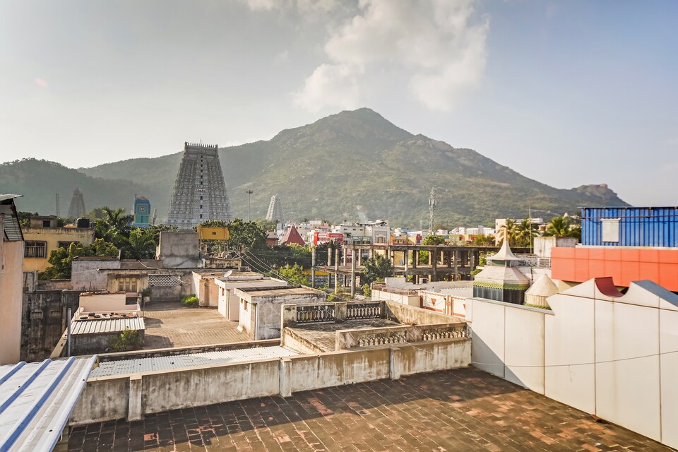 OYO 75862 Ammayi Hotel - Temple Opposite, Tiruvannamalai, Tiruvannamalai