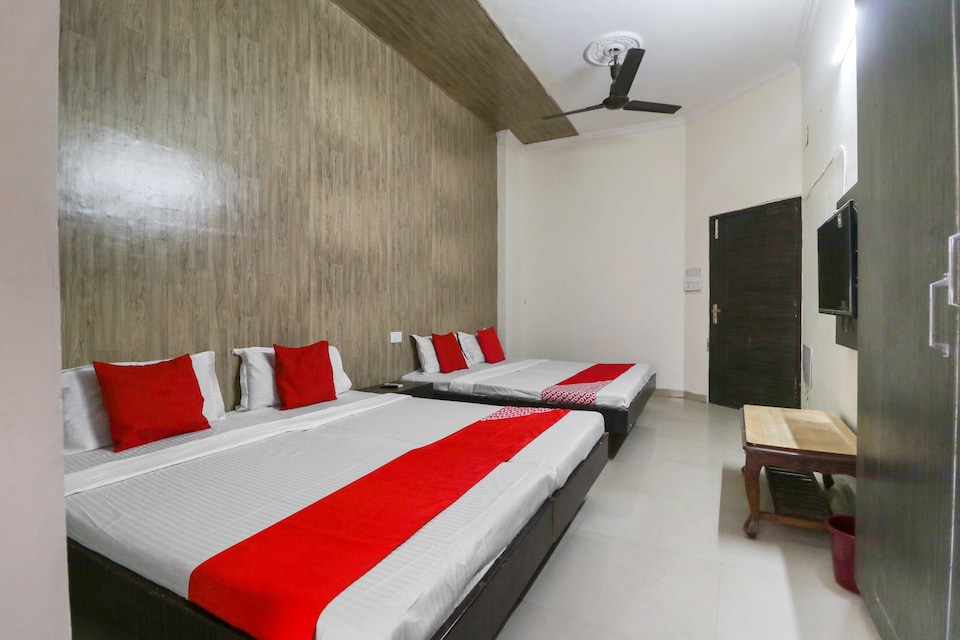 OYO 75865 Hotel Jogi Guest House, Queens Road Amritsar, Amritsar