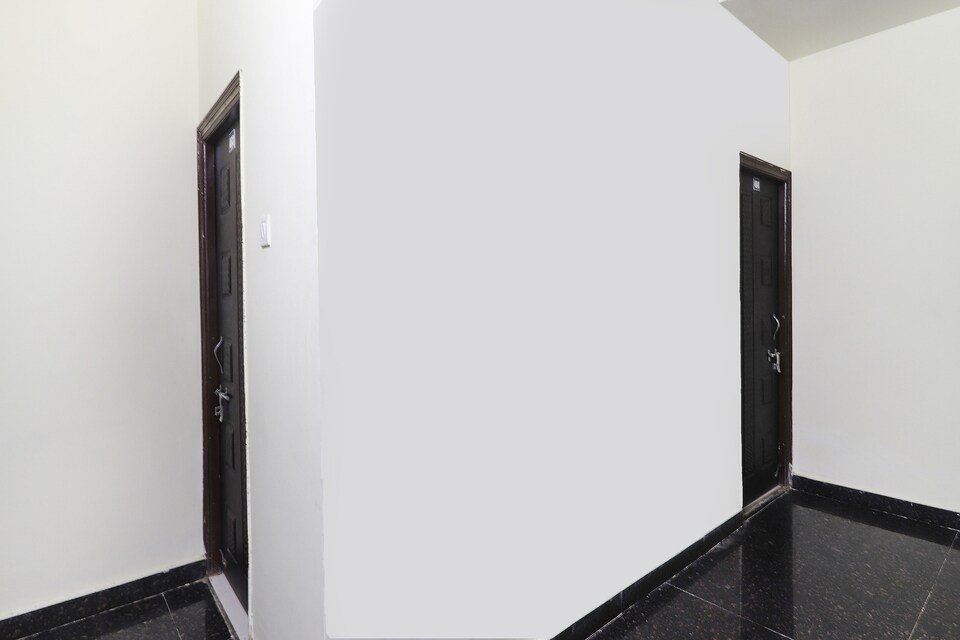 Flagship Royal Luxury Rooms Near Shilparamam, Gachibowli, Hyderabad