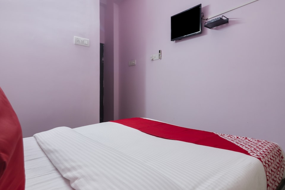 Flagship Royal Luxury Rooms Near Shilparamam, Gachibowli, Hyderabad