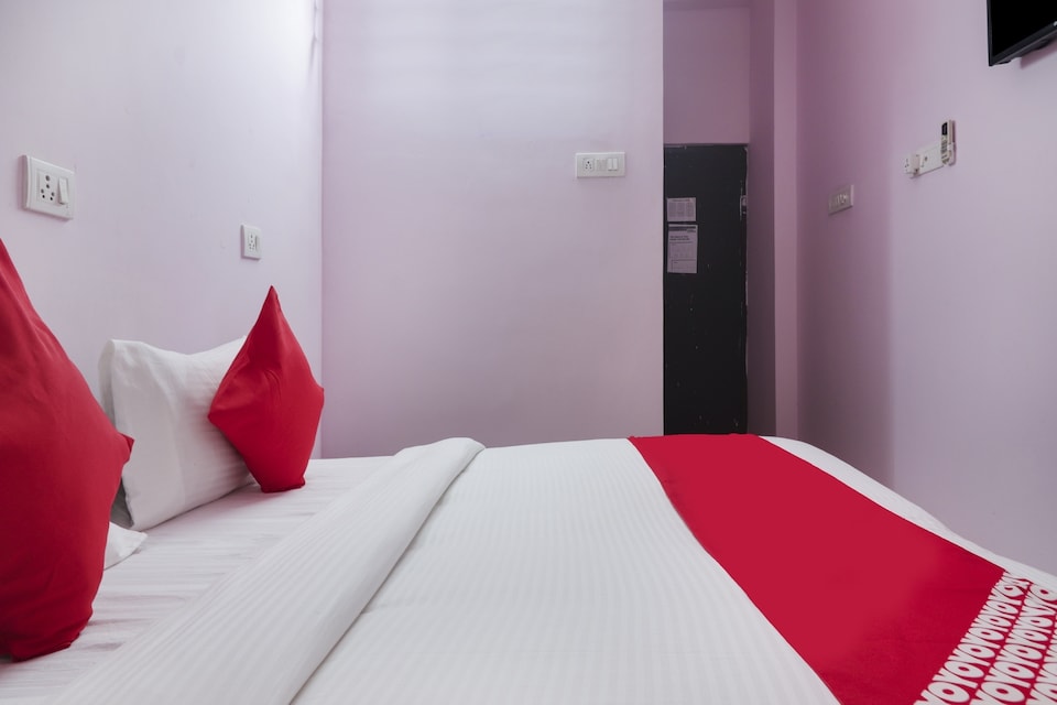 Flagship Royal Luxury Rooms Near Shilparamam, Gachibowli, Hyderabad