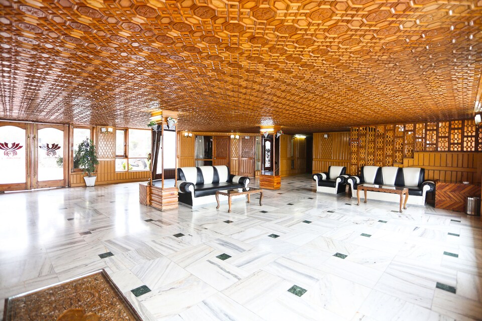 OYO 6393 Hotel Subash Palace, Patnitop, Patnitop