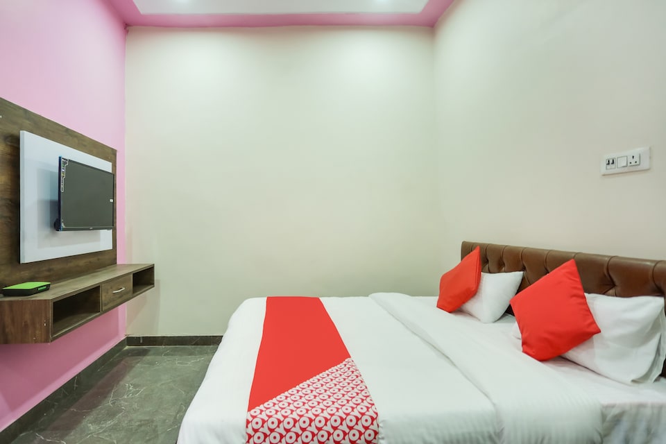 OYO Hotel Relation, Faridabad, Faridabad