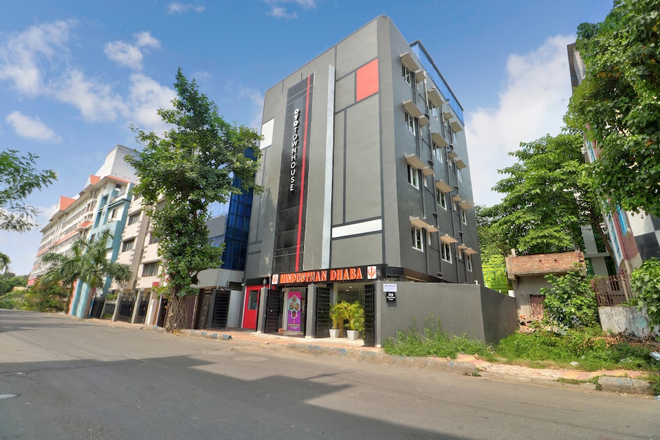 OYO Townhouse 202 Hotel Aarya Enclave, Ruby Hospital Kolkata, Kolkata