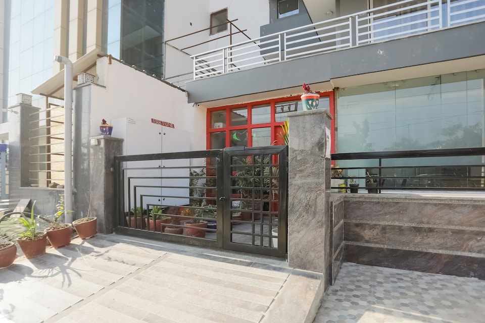 OYO Townhouse 304, Medanta, Gurgaon