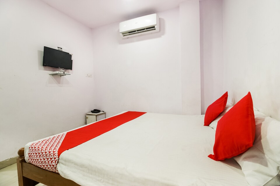 OYO 75921 Hotel Lp, Airport Road - Bhopal, Bhopal