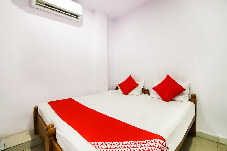 OYO 75921 Hotel Lp, Airport Road - Bhopal, Bhopal