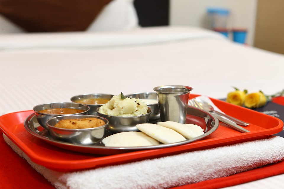 OYO 968 Hotel Poigai, Koyambedu Chennai, Chennai